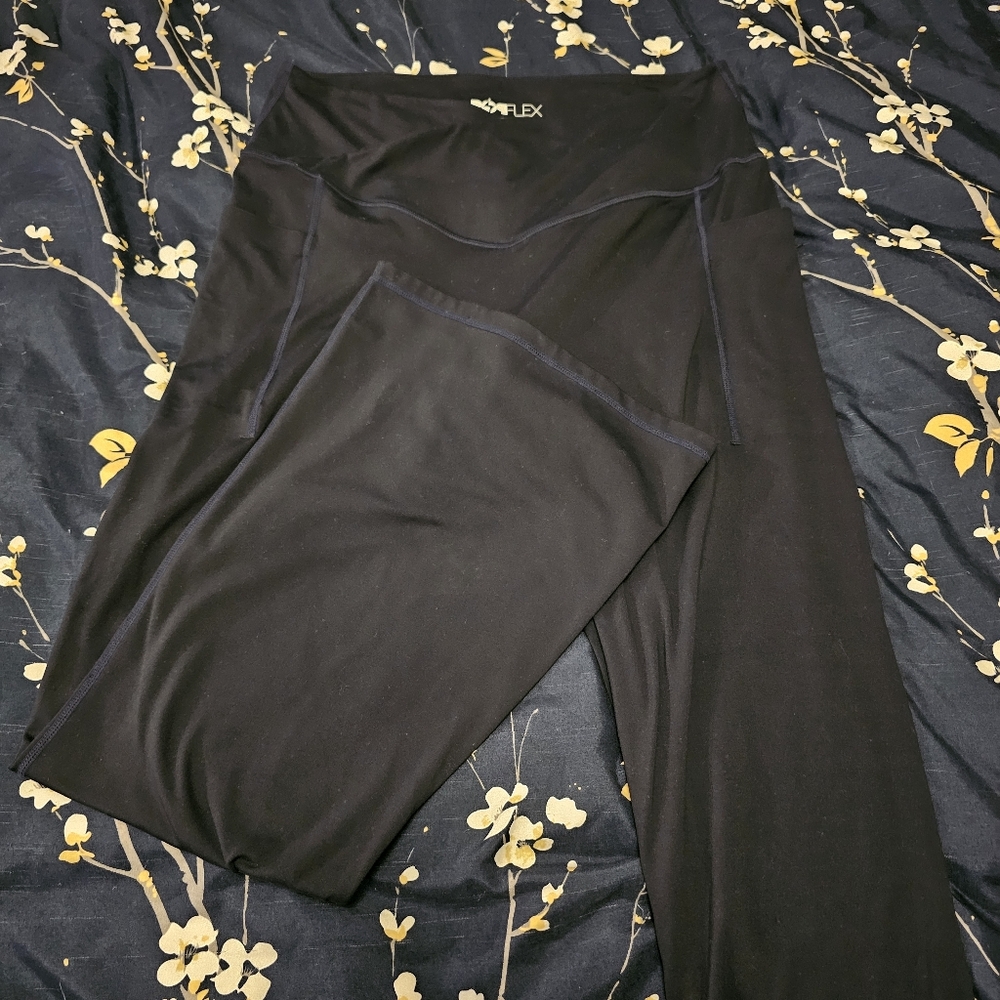 POPFLEX Crisscross Hourglass Flared Leggings w/ Pockets - Smoky Navy - Picture 2 of 3